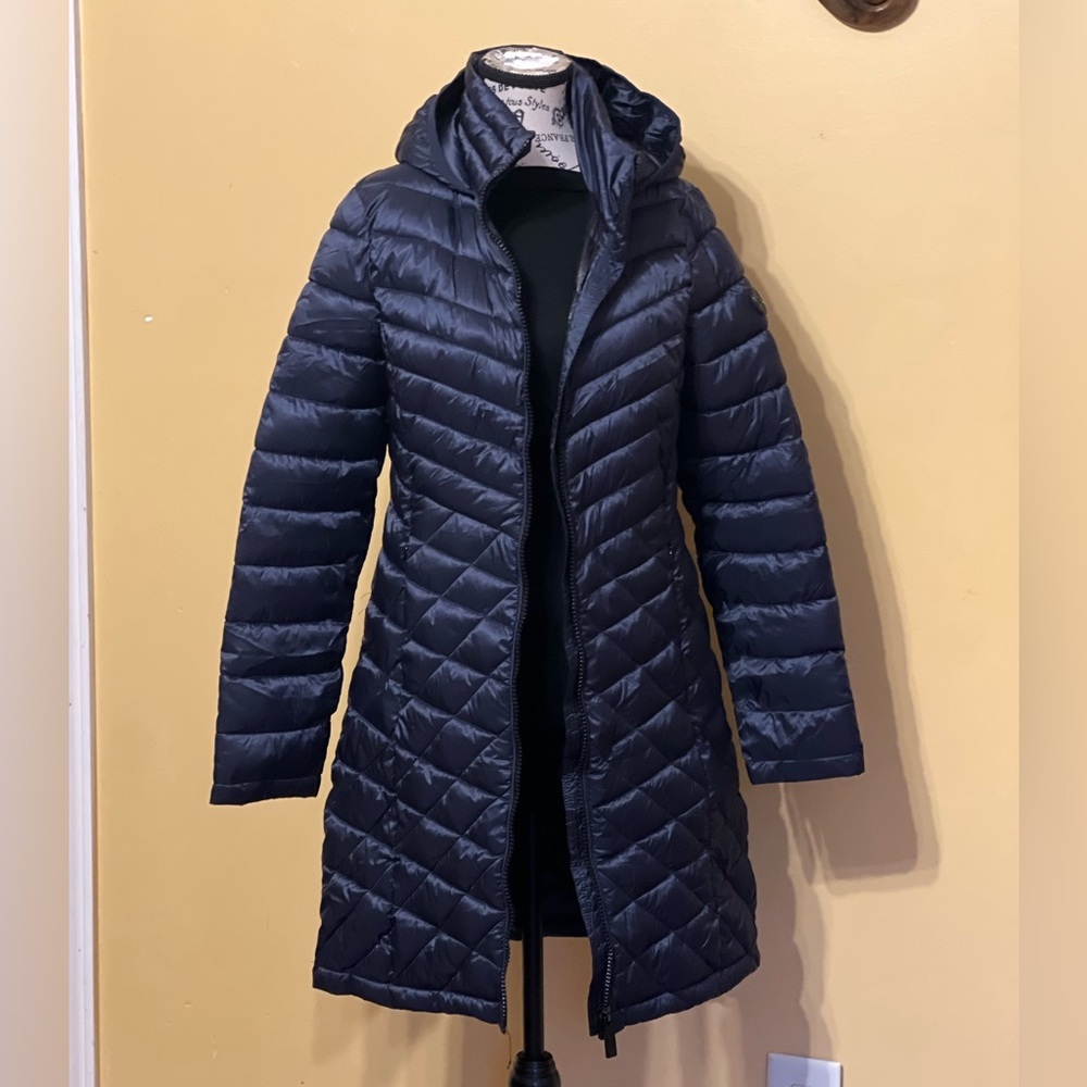 Calvin Klein NWOT Navy Blue Long Puffy With Hood insulted light weight size S
